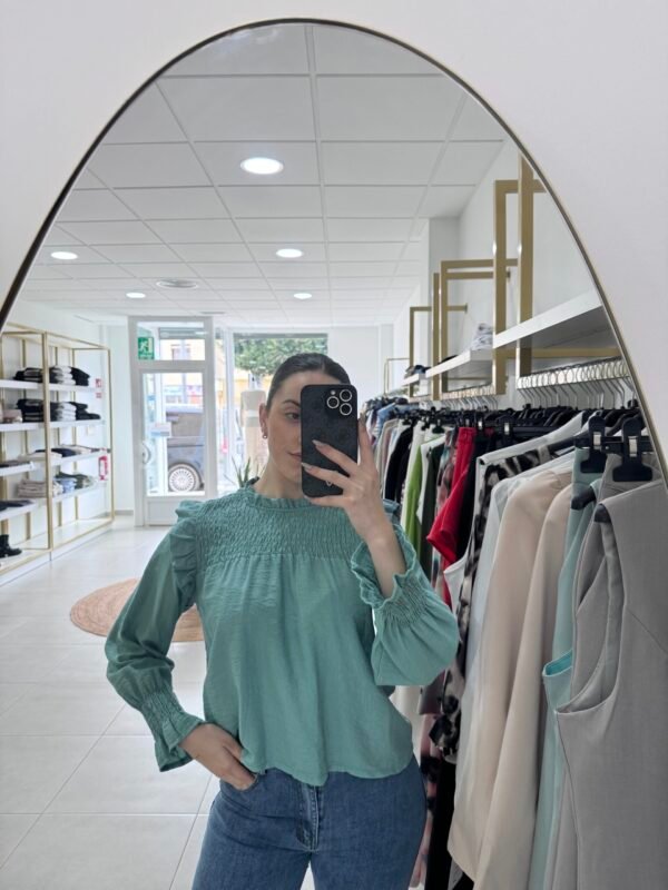 BLUSA NIDO DE ABEJA